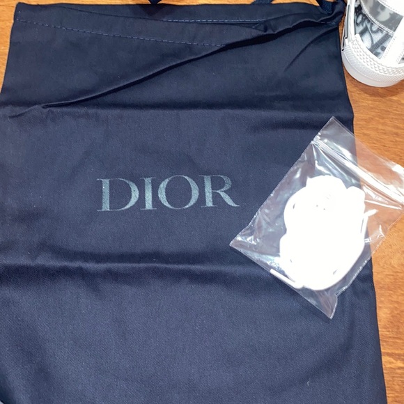 AUTHENTIC DIOR LOW TOP OBLIQUE SNEAKERS - Picture 5 of 8